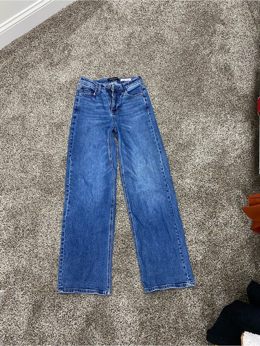 BCBG Wide-Leg High-Rise Jeans in Blue Denim